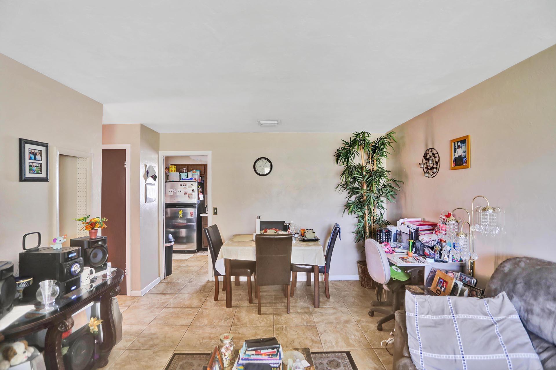 591 Silver Beach Road Riviera Beach, FL 33403 - Photo 5 of 29 G87A4078