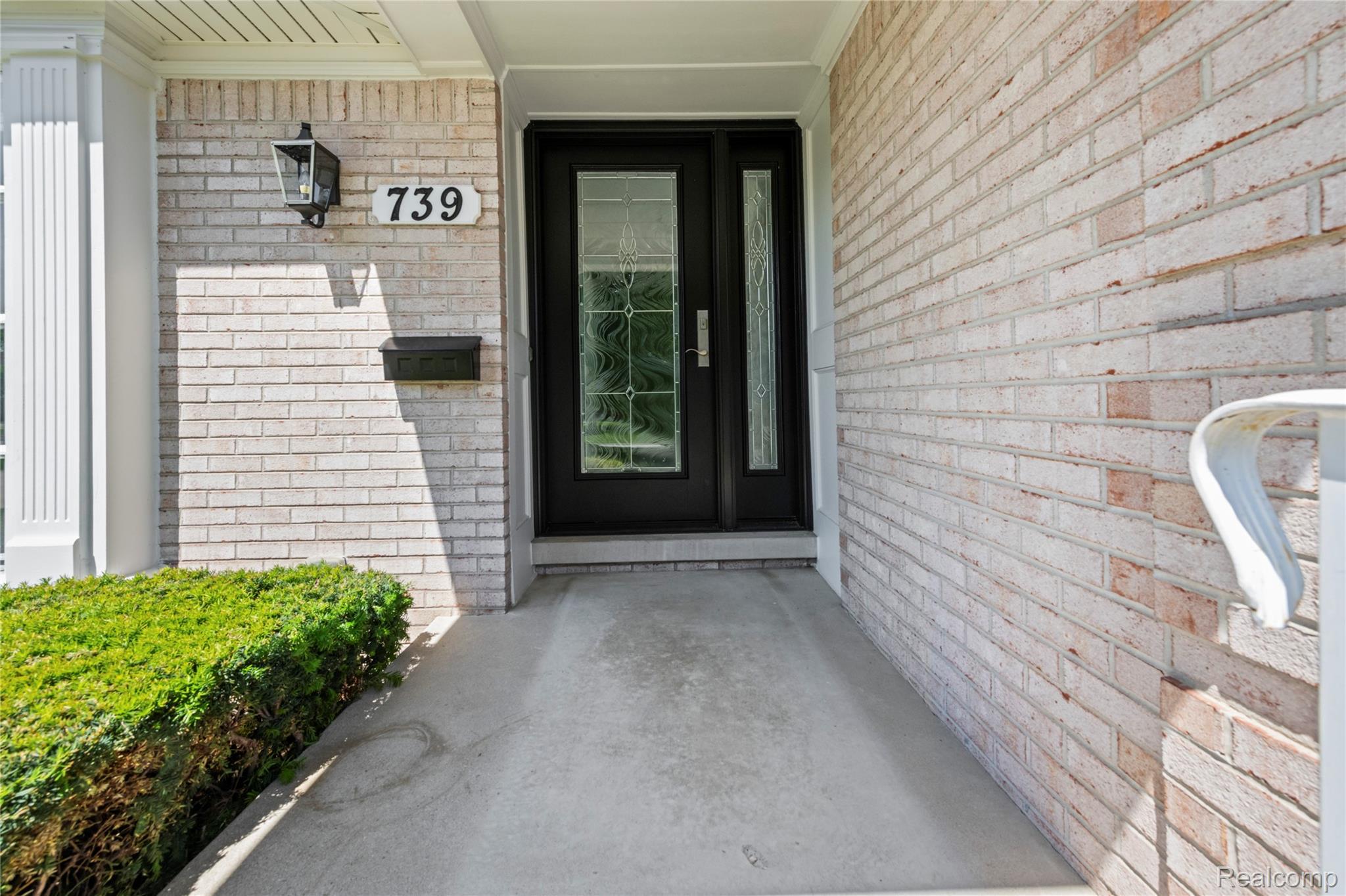 739 Ballantyne Road Grosse Pointe, MI 48236 - Photo 5 of 40