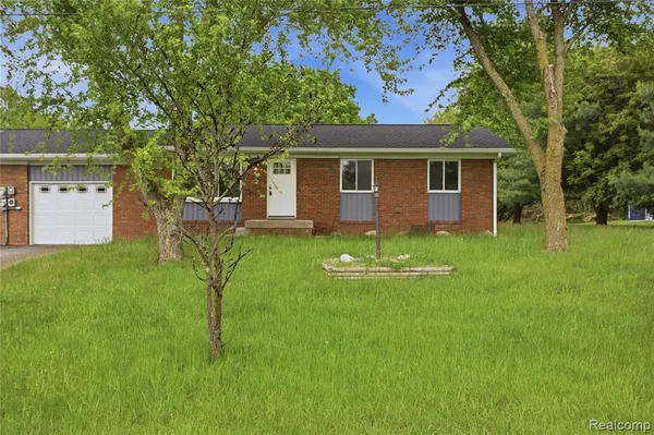 $1,650 | 2897 Spring Hill Drive, Howell, MI 48843