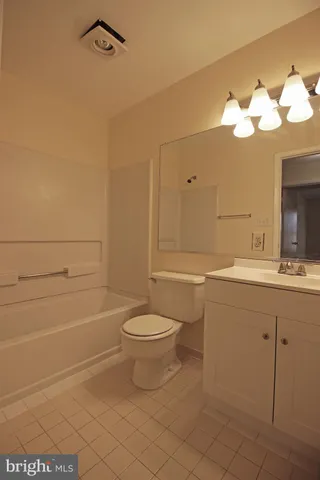 $1,650 | 7900 Coriander Drive, Unit 303, Gaithersburg, MD 20879