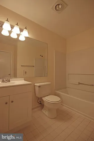 $1,650 | 7900 Coriander Drive, Unit 303, Gaithersburg, MD 20879