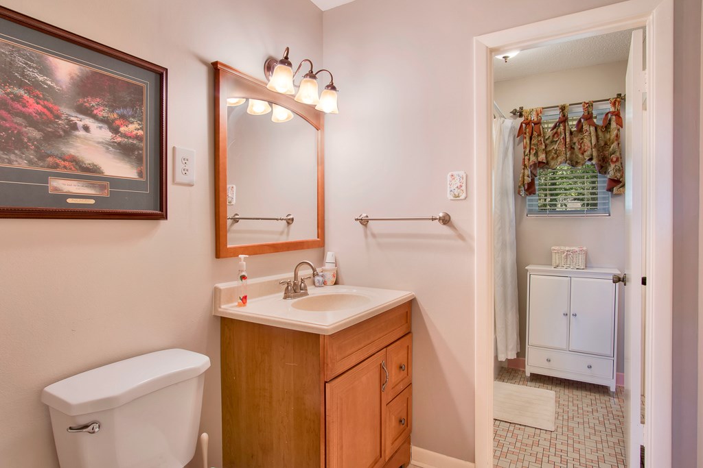 6781 Piney Woods Road Foley, AL 36535 - Photo 14 of 16 Half Bath