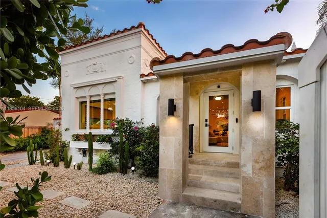 $1,998,000 | 3616 Southwest 26th Street, Miami, FL 33133