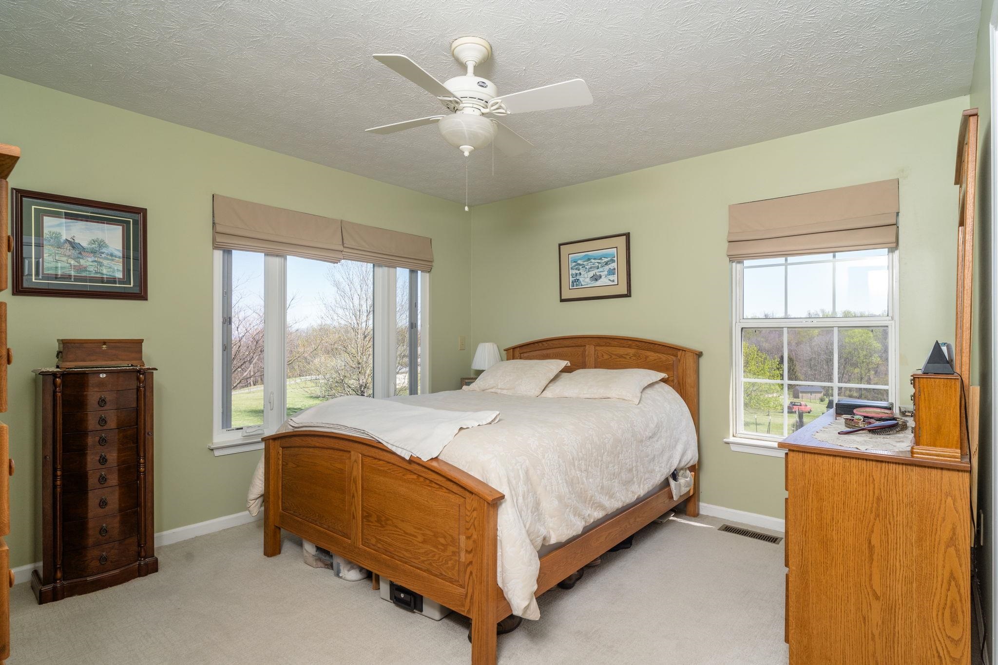 1075 Chestnut Ridge Road Staunton, VA 24401 - Photo 8 of 58 Gallery Image 8