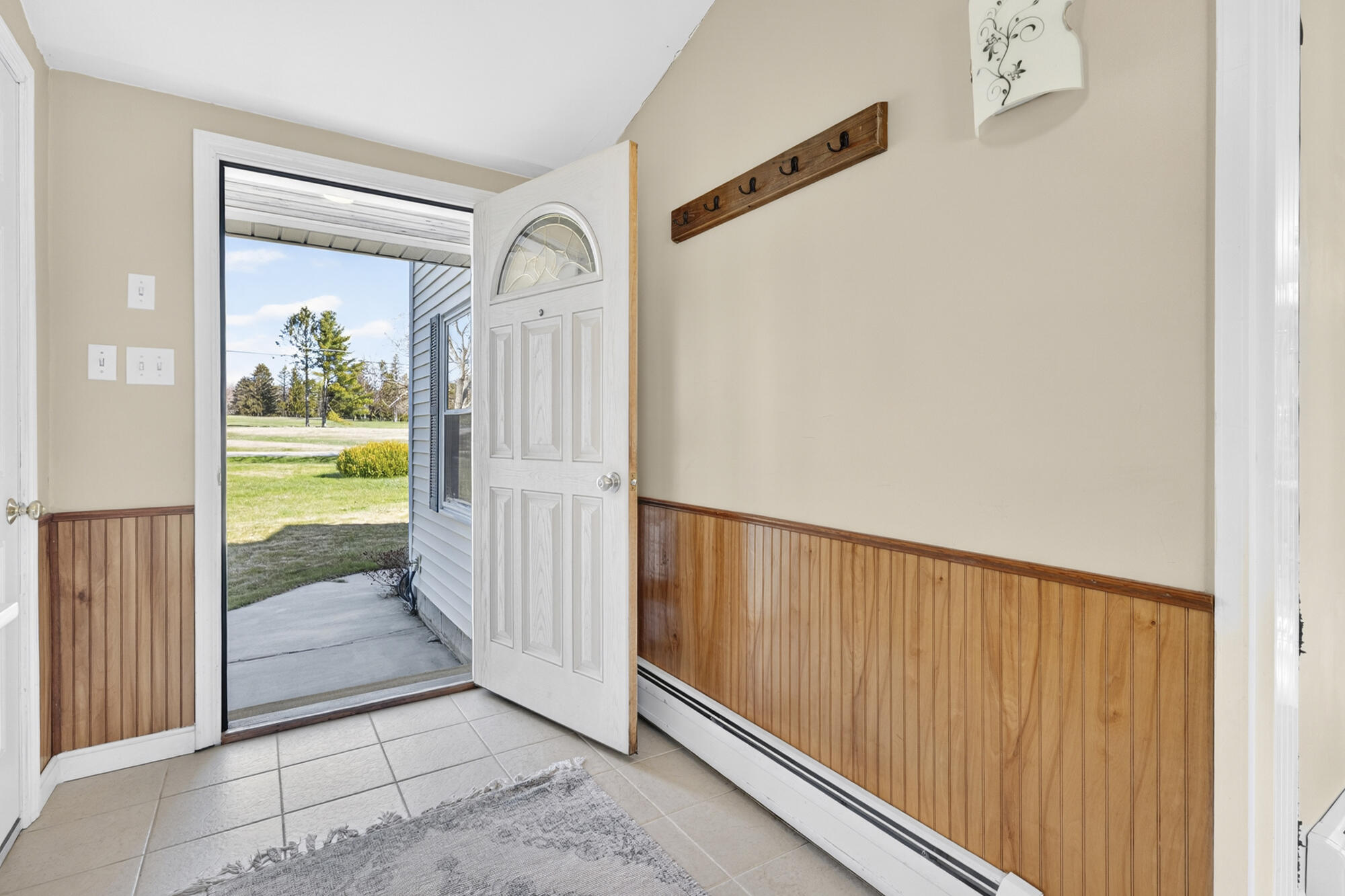 117 McLellan Road Gorham, ME 04038 - Photo 2 of 48 Mud Room Entry