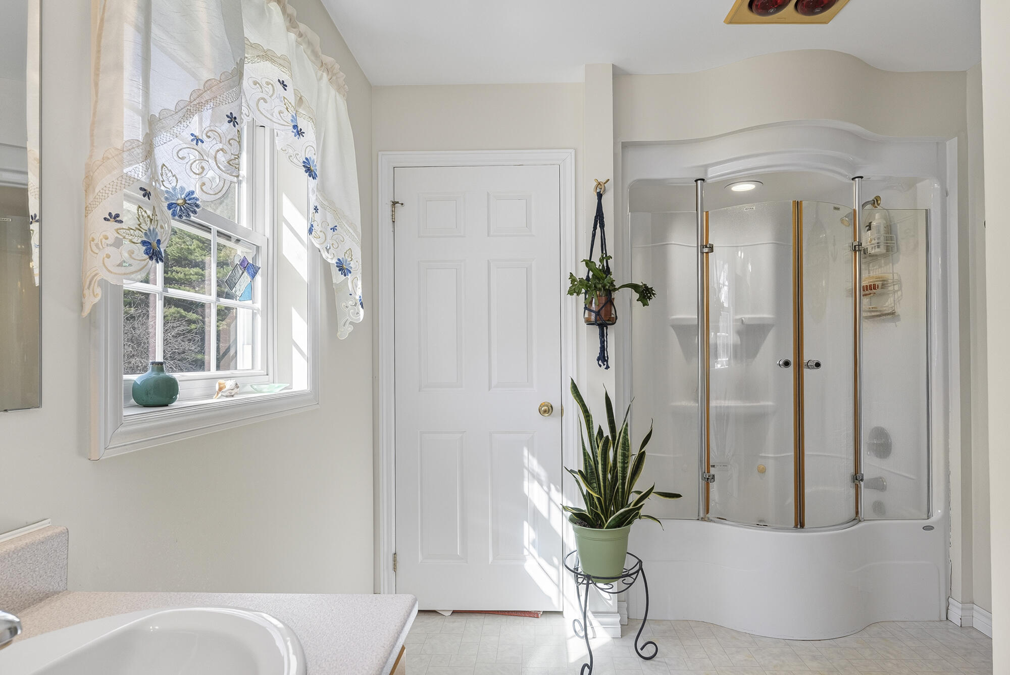 117 McLellan Road Gorham, ME 04038 - Photo 36 of 48 Priamry Bath