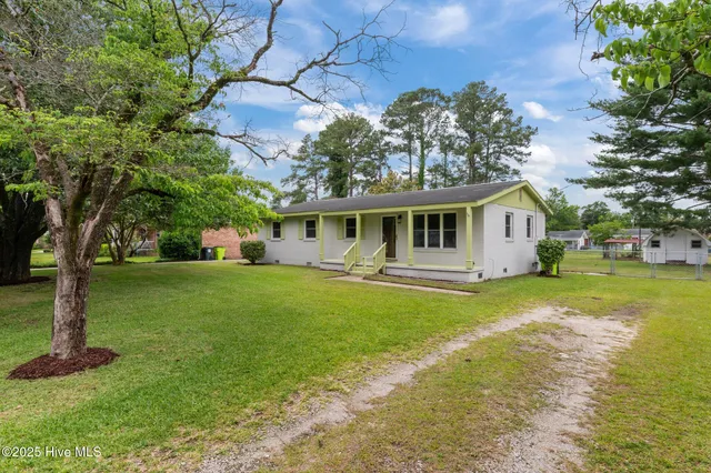 $235,000 | 210 Glenburnie Drive, New Bern, NC 28560