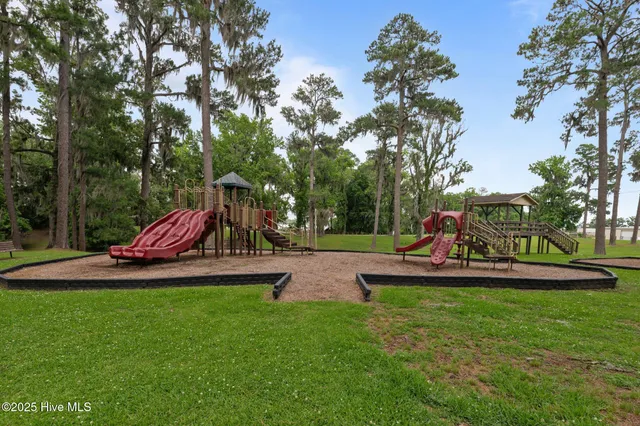 $235,000 | 210 Glenburnie Drive, New Bern, NC 28560