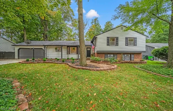 $399,900 | 1066 Eastlawn Drive, Highland Heights, OH 44143