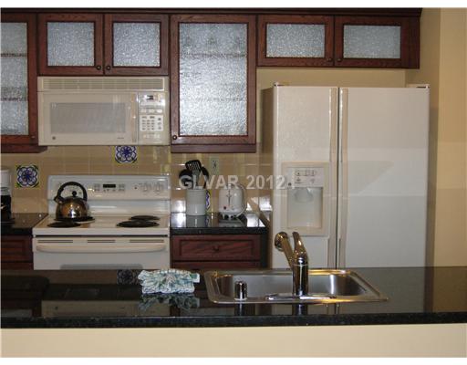 30 Strada Di Villaggio, Unit 330 Henderson, NV 89011 - Photo 4 of 15 Kitchen.