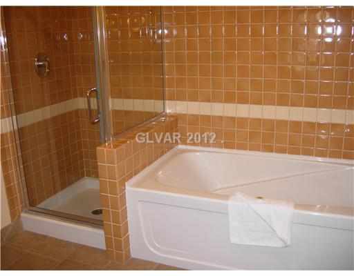 30 Strada Di Villaggio, Unit 330 Henderson, NV 89011 - Photo 9 of 15 Master Bath/Spa.