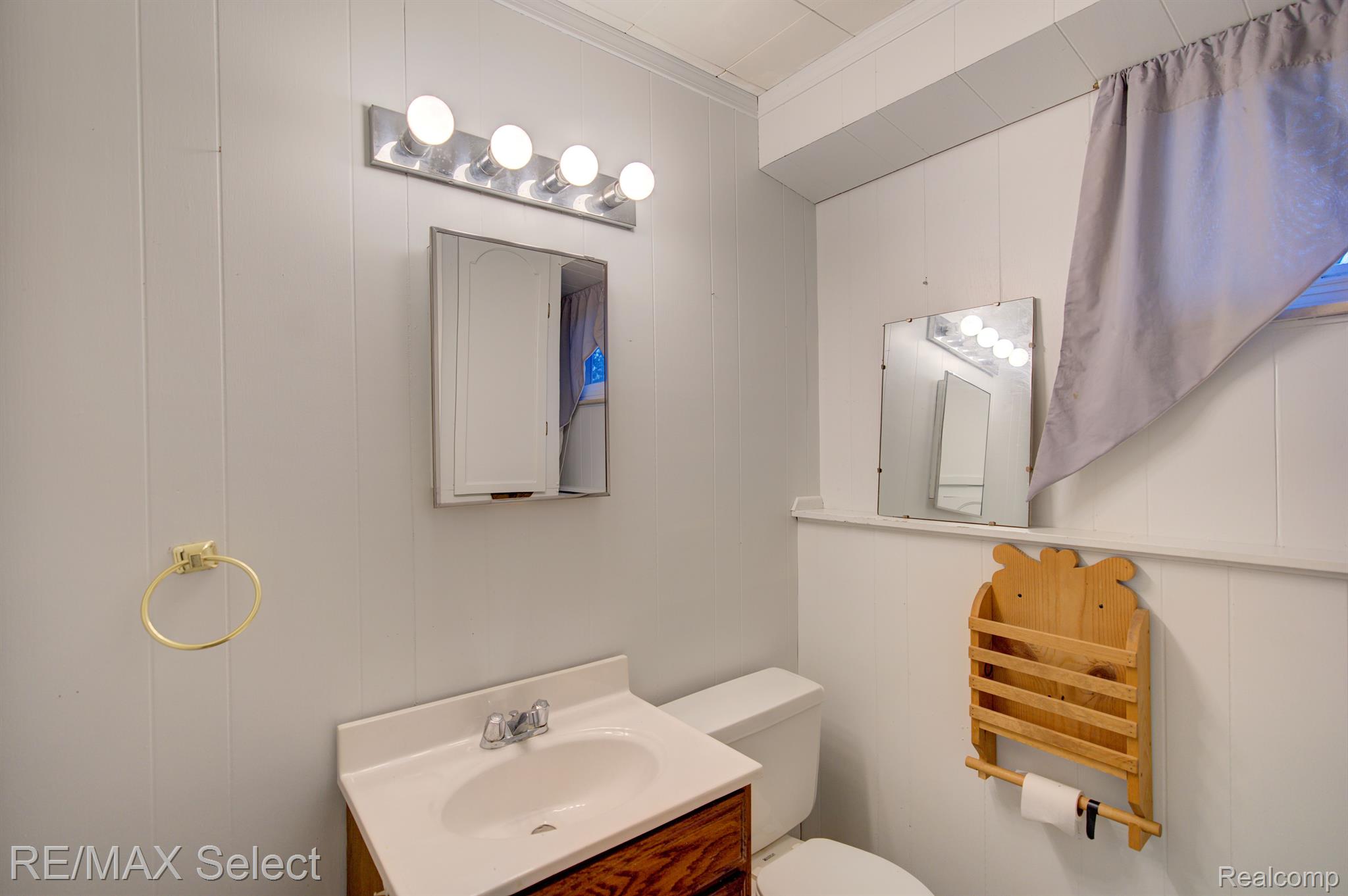 1424 South Graham Road Flint, MI 48532 - Photo 30 of 32 Gallery Image 30