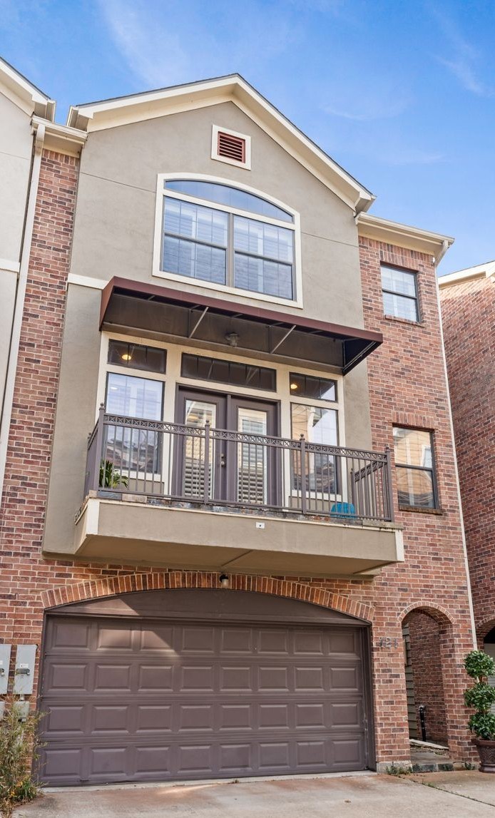 121 Roy Street Houston, TX 77007 - Photo 29 of 29 Townhome features 2 outdoor living spaces.