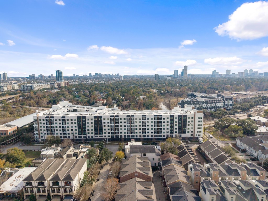 121 Roy Street Houston, TX 77007 - Photo 29 of 33 an aerial view of city