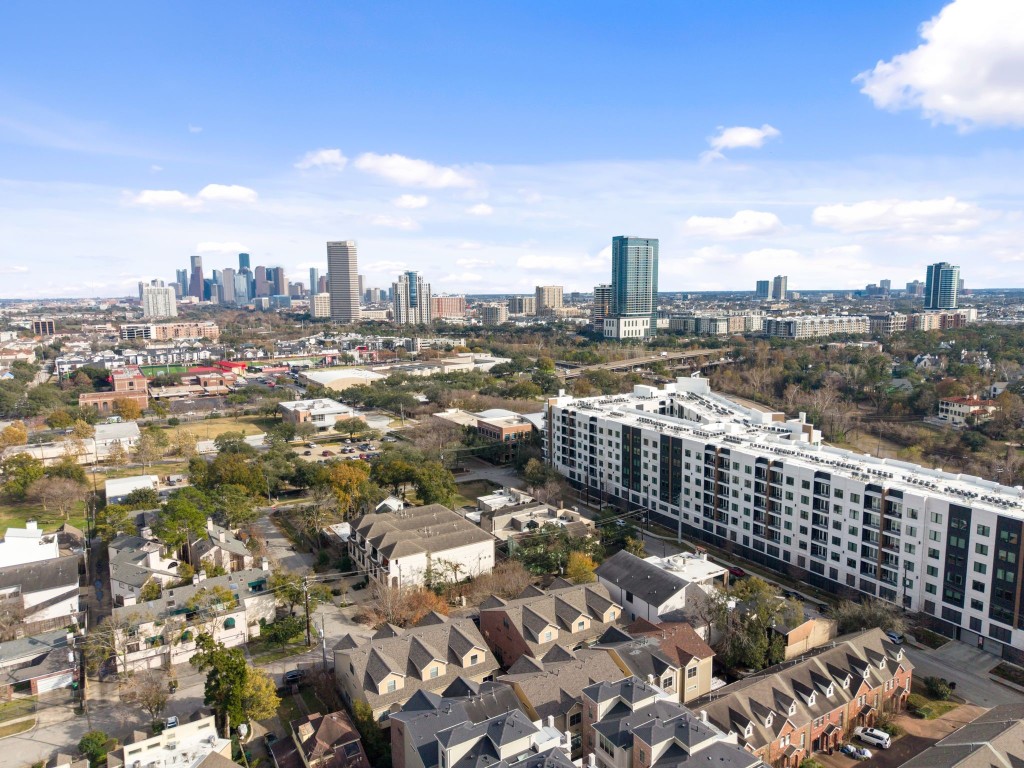 121 Roy Street Houston, TX 77007 - Photo 30 of 33 a city view with lot of high rise buildings