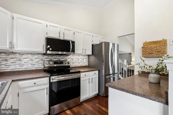 $699,900 | 5 Dudley Court, Sterling, VA 20165