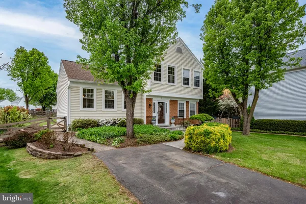 $699,900 | 5 Dudley Court, Sterling, VA 20165