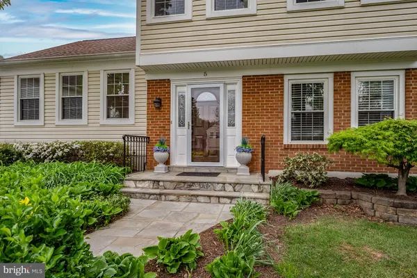 $699,900 | 5 Dudley Court, Sterling, VA 20165
