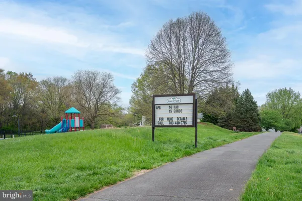 $699,900 | 5 Dudley Court, Sterling, VA 20165
