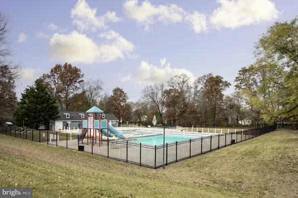 $699,900 | 5 Dudley Court, Sterling, VA 20165
