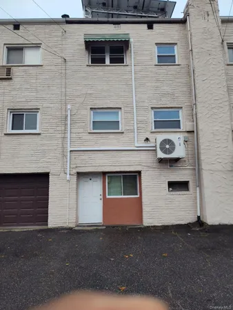 $675,000 | 2009 Chatterton Avenue | Unionport