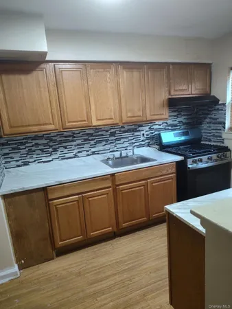 $675,000 | 2009 Chatterton Avenue | Unionport