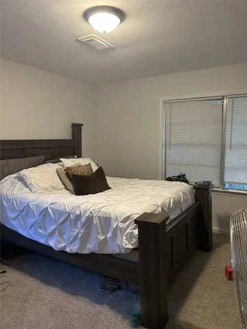 $700 | 302 Shore Acres Boulevard, Shoreacres, TX 77571