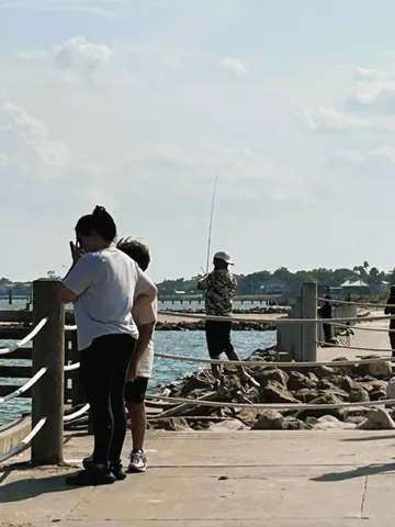 $700 | 302 Shore Acres Boulevard, Shoreacres, TX 77571