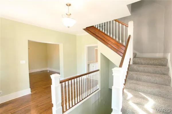 $239,900 | 209 West Madison Avenue, Owensville, MO 65066