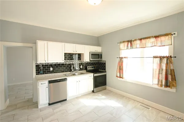 $239,900 | 209 West Madison Avenue, Owensville, MO 65066