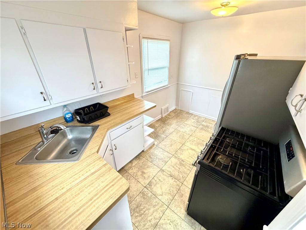7502 Arden Road Parma, OH 44129 - Photo 6 of 21 Gallery Image 6