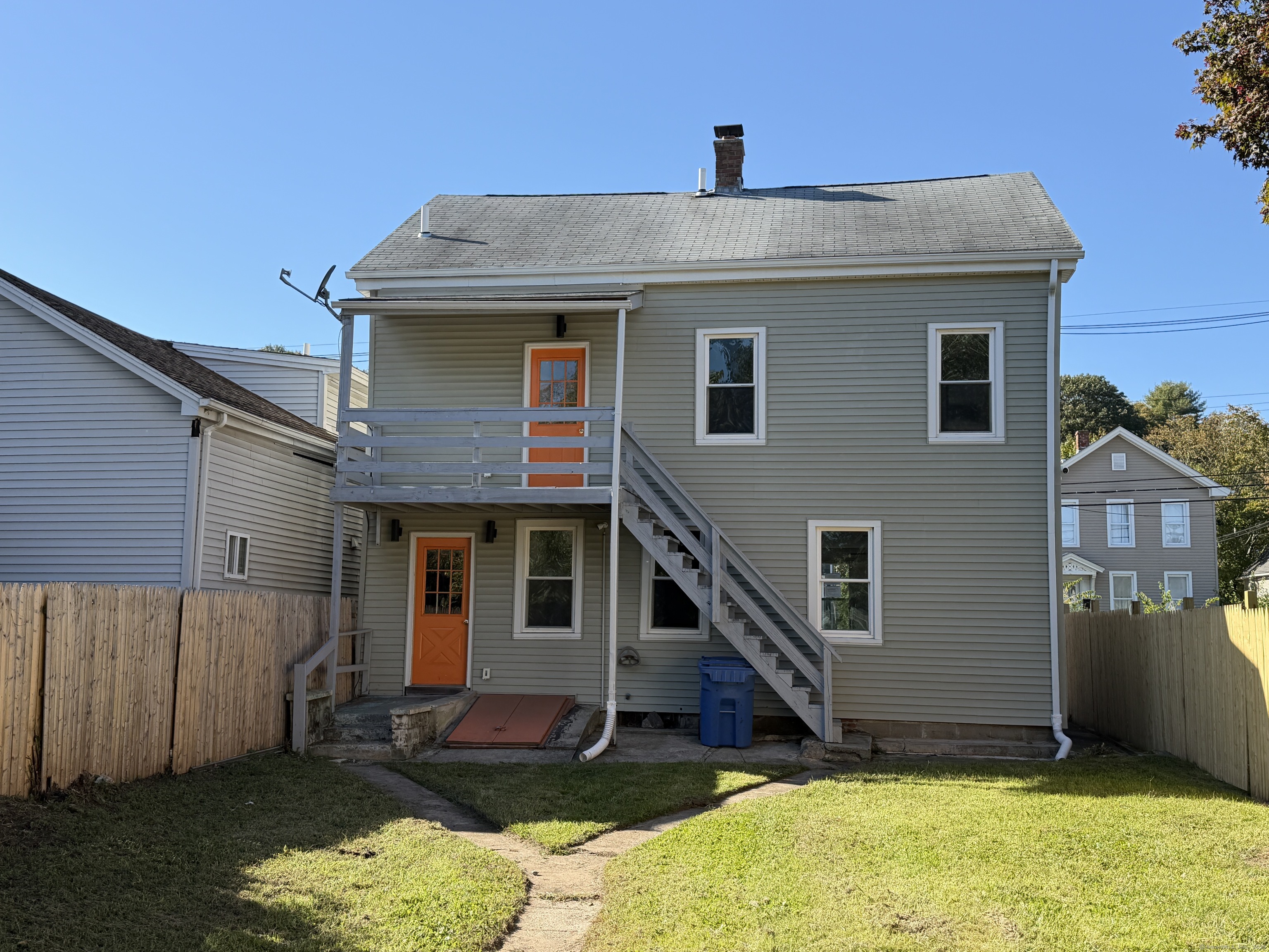 303 Central Avenue Norwich, CT 06360 - Photo 2 of 23