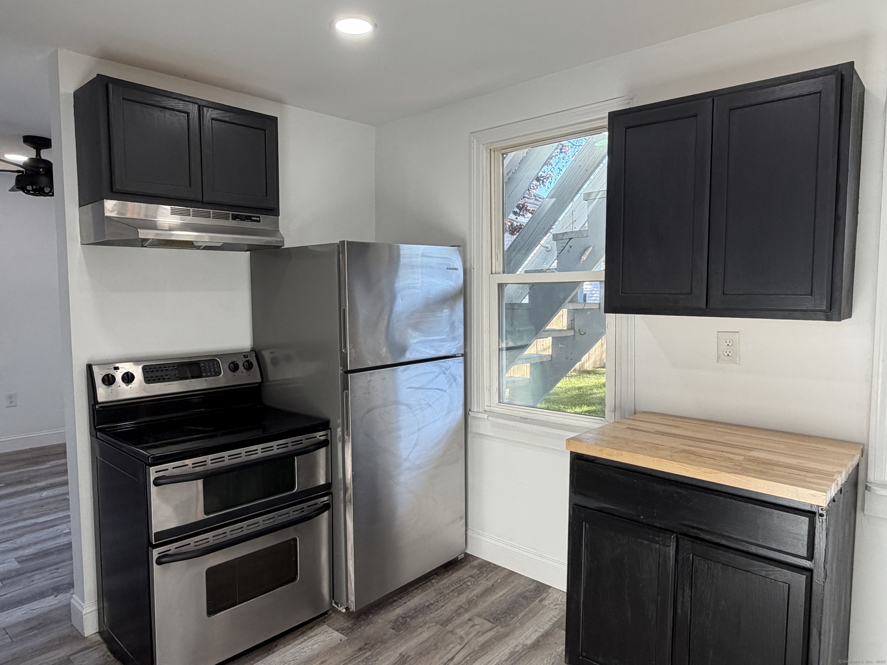 303 Central Avenue Norwich, CT 06360 - Photo 7 of 23