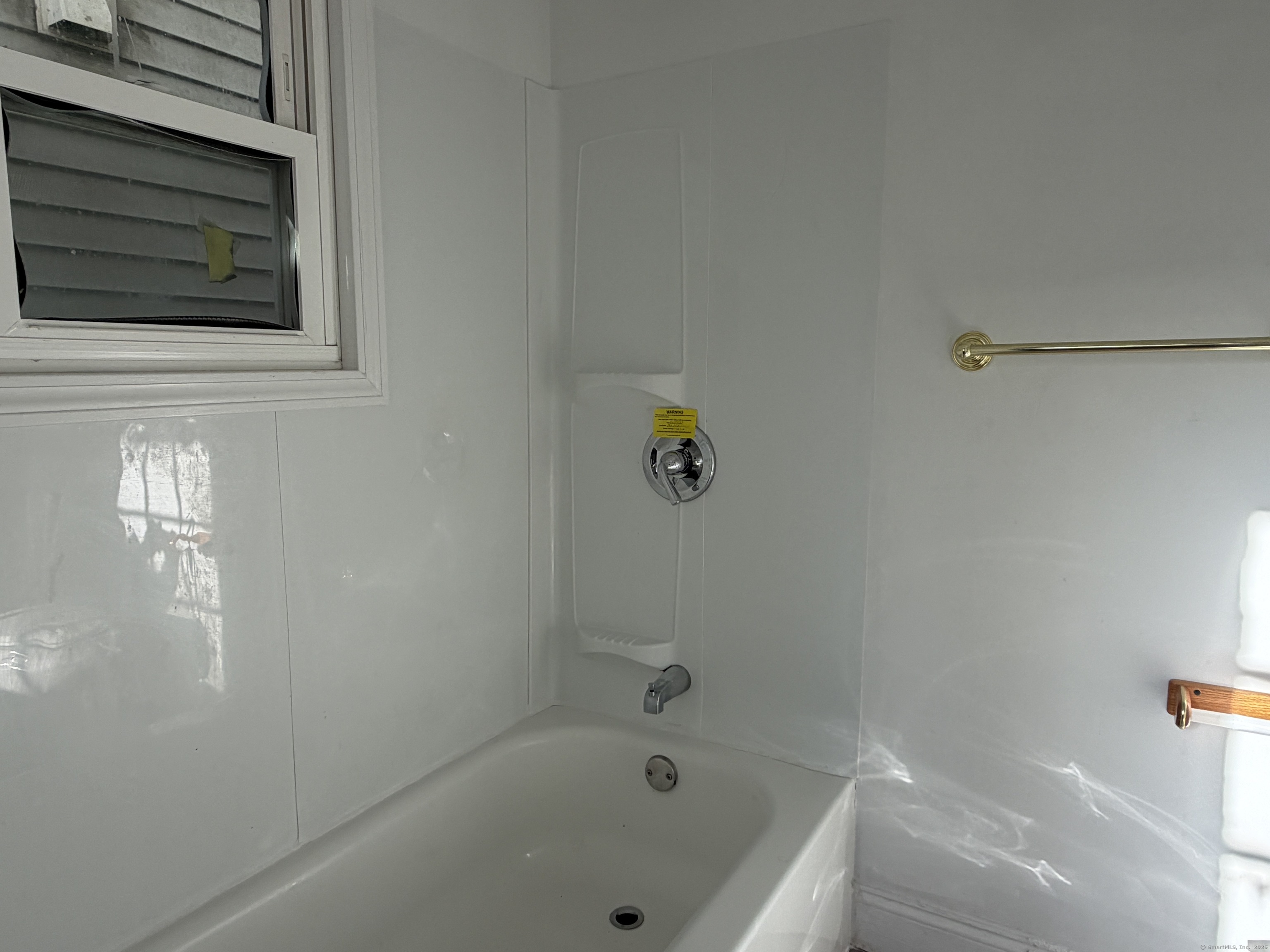 303 Central Avenue Norwich, CT 06360 - Photo 9 of 23