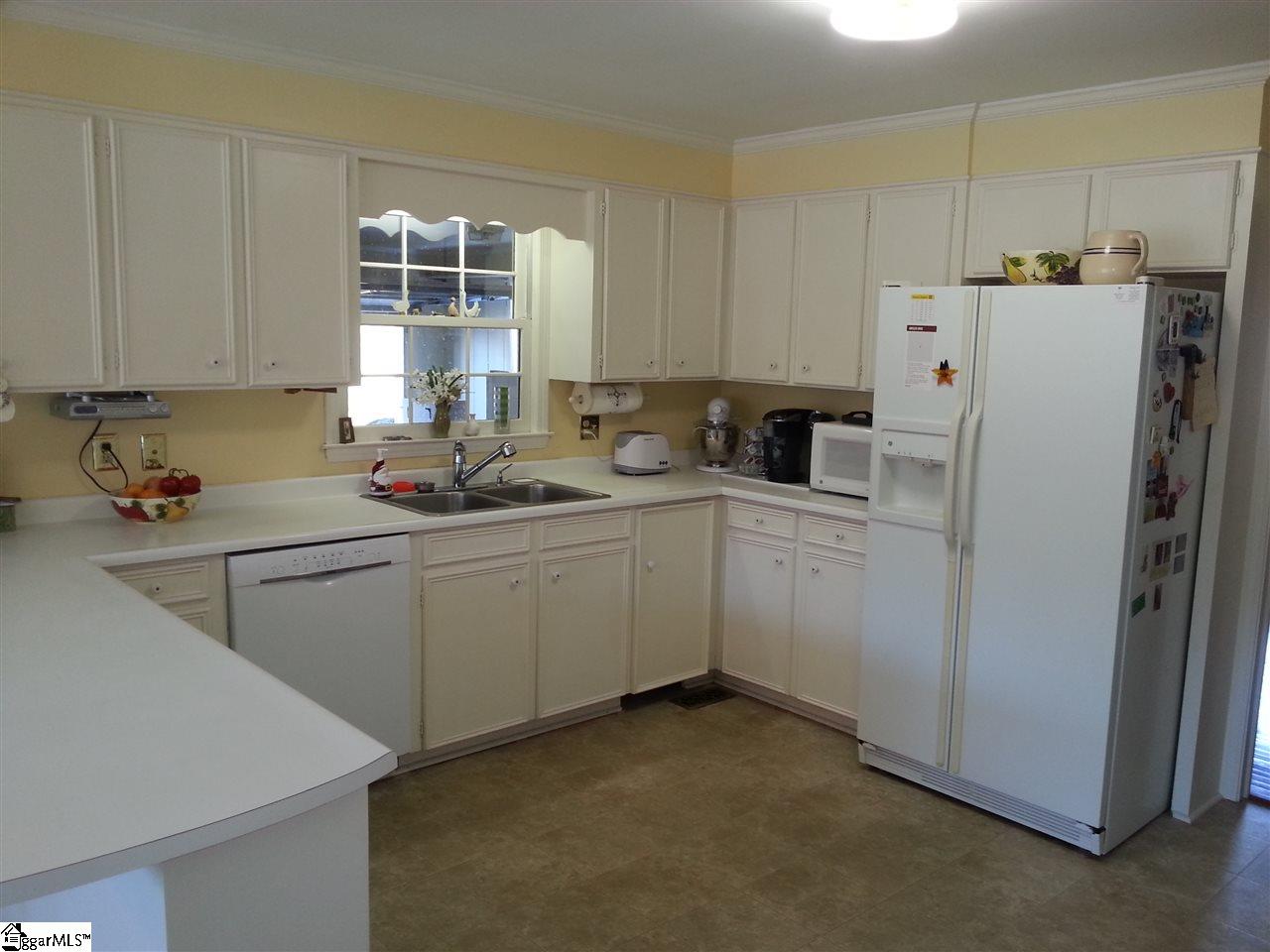 49 Colonial Acres Road Laurens, SC 29360 - Photo 11 of 25