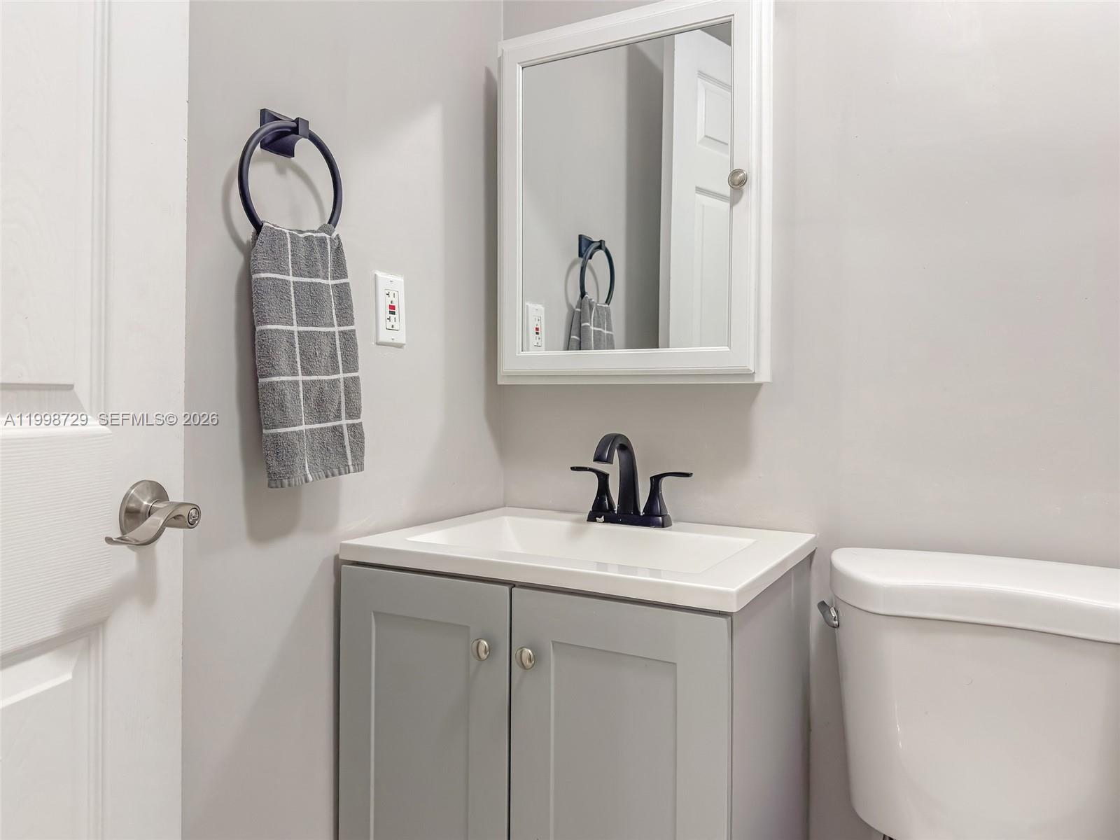 6871 Southwest 37th Street Miami, FL 33155 - Photo 11 of 20