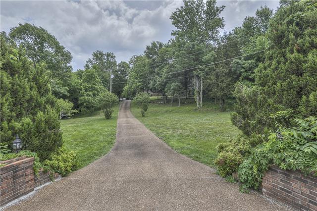 911 Beckwith Road Mount Juliet, TN 37122 - Photo 2 of 20