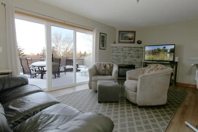 $269,900 | 7337 Bond Way, Unit 18, Inver Grove Heights, MN 55076