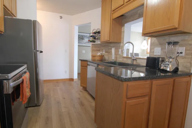 $269,900 | 7337 Bond Way, Unit 18, Inver Grove Heights, MN 55076