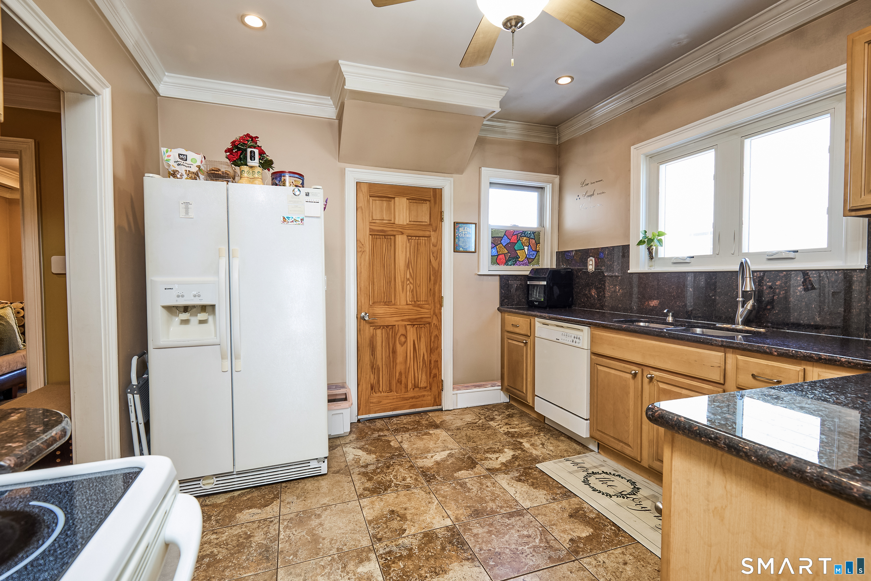 35 Querida Street Bridgeport, CT 06604 - Photo 20 of 40