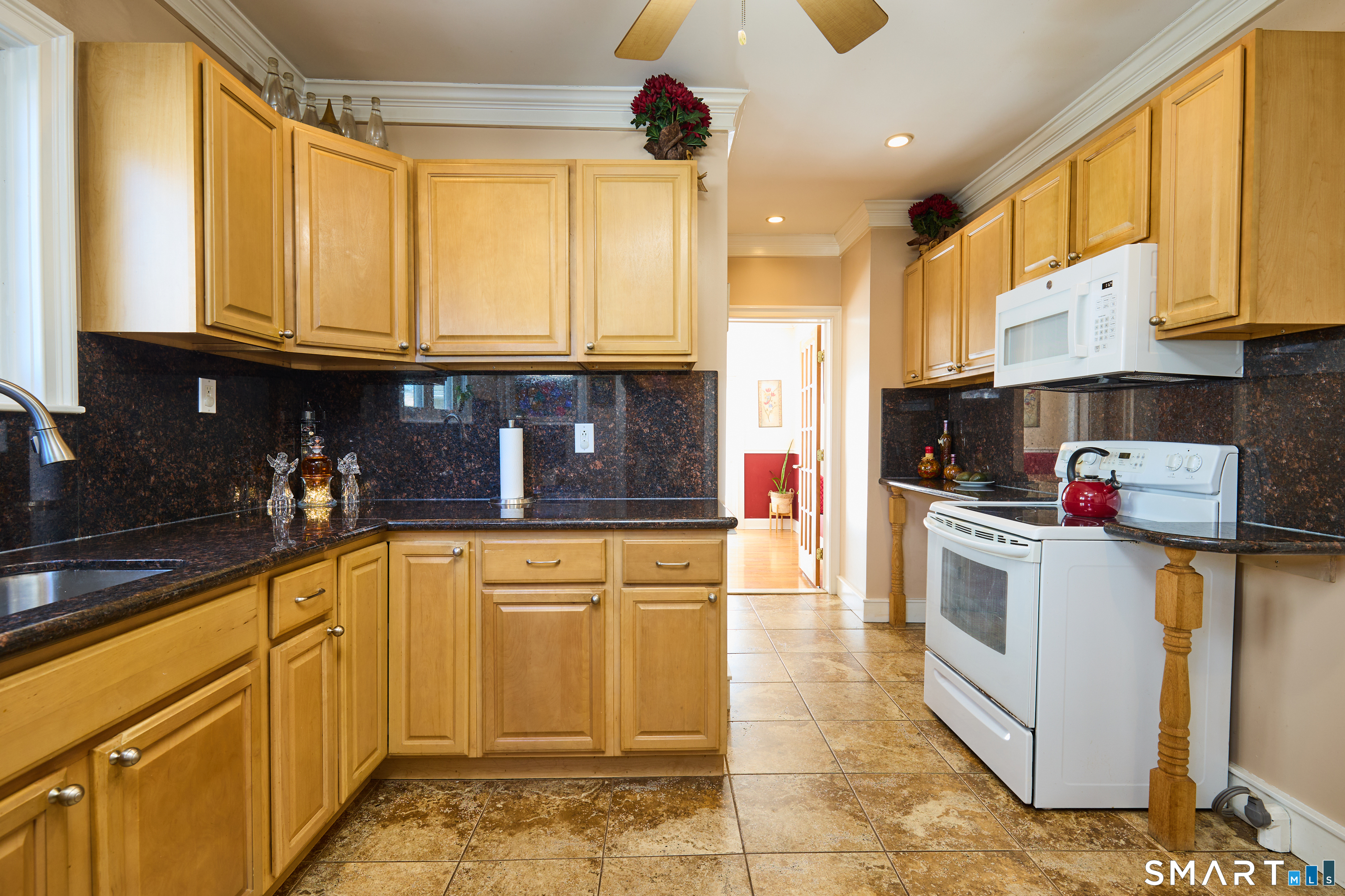 35 Querida Street Bridgeport, CT 06604 - Photo 21 of 40