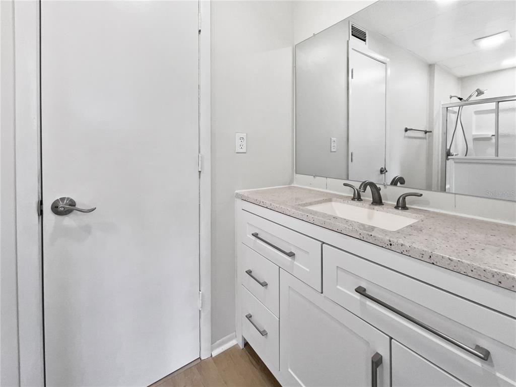 1427 East Gate Drive Venice, FL 34285 - Photo 11 of 30