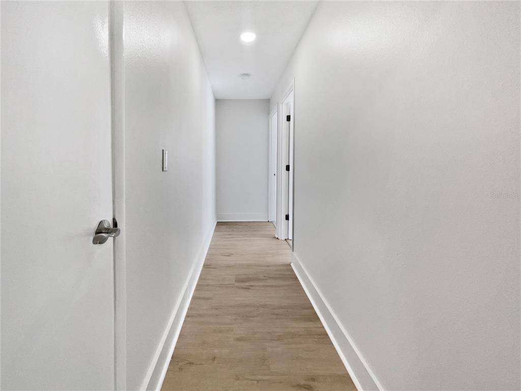 1427 East Gate Drive Venice, FL 34285 - Photo 15 of 30