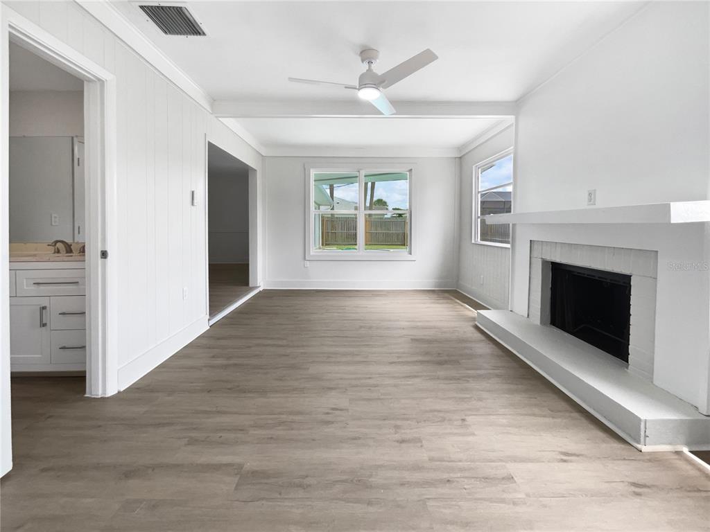 1427 East Gate Drive Venice, FL 34285 - Photo 10 of 30