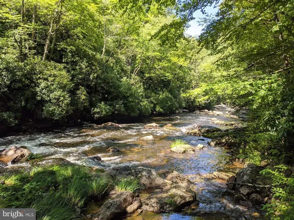 $850,000 | 614 Graystones Jeras Road, White Haven, PA 18661