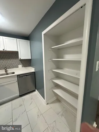 $2,500 | 218 Locust Street Southeast, Unit 143, Vienna, VA 22180