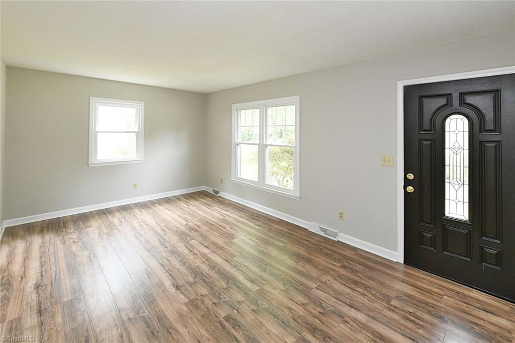 7470 Pine Trail Road Pfafftown, NC 27040 - Photo 3 of 30 Gallery Image 3