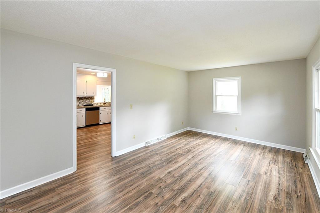 7470 Pine Trail Road Pfafftown, NC 27040 - Photo 4 of 30 Gallery Image 4