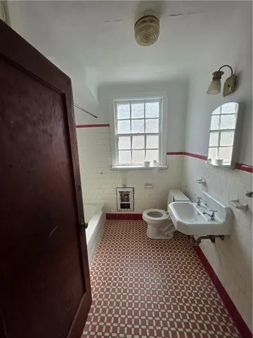 $1,200 | 2520 Leonidas Street, New Orleans, LA 70118