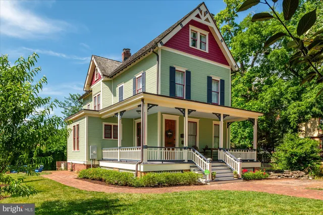 $1,369,000 | 4711 Oliver Street, Riverdale, MD 20737